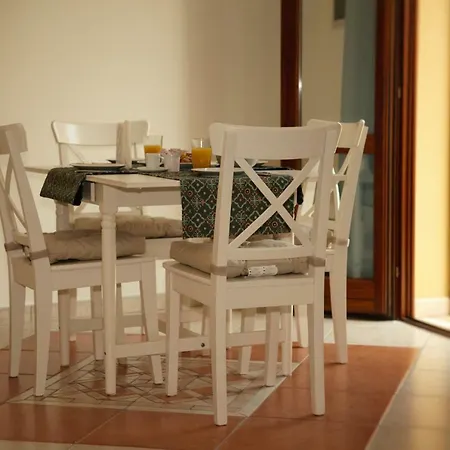 Donnalaura 3* Carini